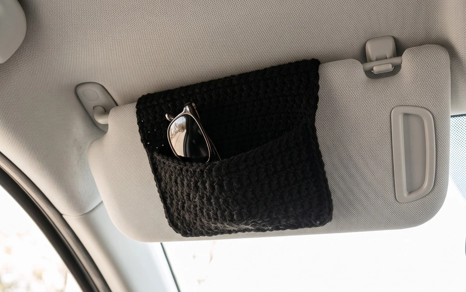 Easy Car Visor Sunglasses Pouch: Free Crochet Pattern